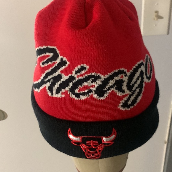 Chicago Bulls Mitchell & Ness Beanie - Picture 5 of 5